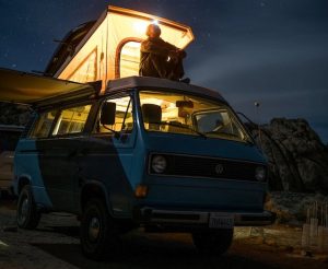 Un camping sauvage en pleine nature.
